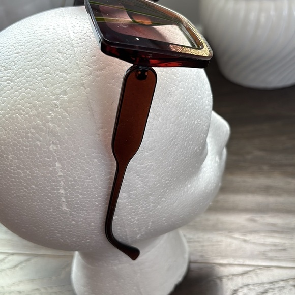 Margaret Joseph’s 100% UV protection sunglasses,brown/metallic gold square frame - Picture 5 of 8